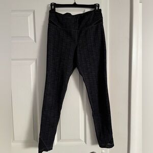 Kirkland Signature women’s leggings Black Gray inside pocket drawstring NWOT